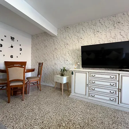 Matrimonio En Piso Compartido - Playa Del Cura - Nr 2 * トレビエハ
